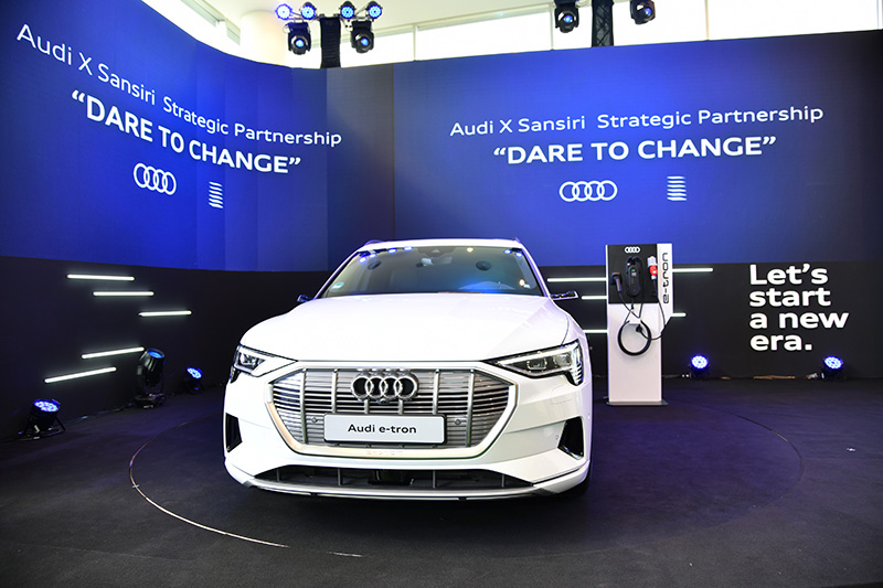 Audi e-tron ยานยนต์ไฟฟ้า 100%