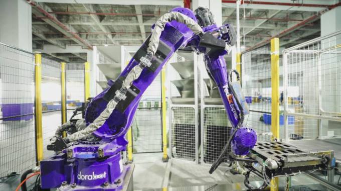 เฟดเอ็กซ์เปิดตัวหุ่นยนต์คัดแยกสินค้าอัจฉริยะ รองรับการเติบโตธุรกิจอีคอมเมิร์ซในภูมิภาค